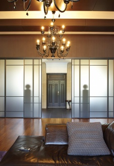 Фото интерьера входной зоны дома в стиле ар-деко