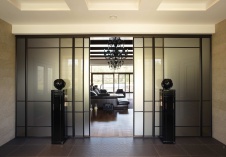 Фото интерьера входной зоны дома в стиле ар-деко