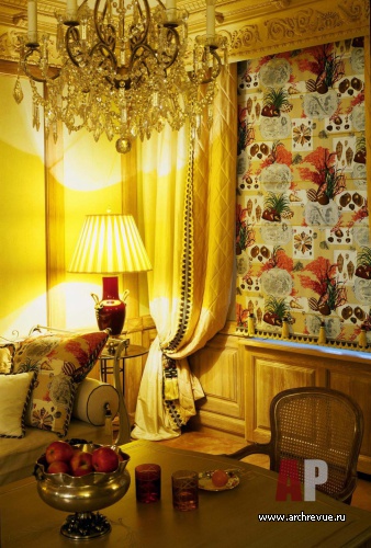Фото интерьера столовой квартиры в стиле классика