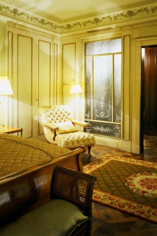 Фото интерьера спальни квартиры в стиле классика