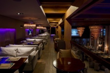 Фото интерьера зала ресторана в современном стиле