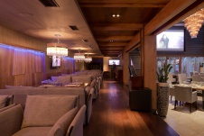 Фото интерьера зала ресторана в современном стиле