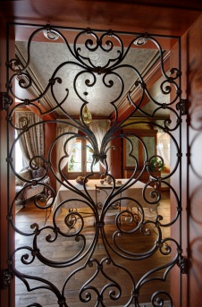 Фото интерьера детали столовой дома в стиле неоклассика