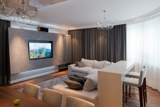 Фото интерьера гостиной квартиры в стиле неоклассика