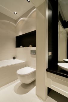 Фото интерьера ванной квартиры в стиле неоклассика