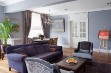 Фото интерьера гостиной квартиры в стиле неоклассика