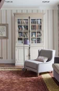 Фото интерьера зоны отдыха квартиры в стиле неоклассика