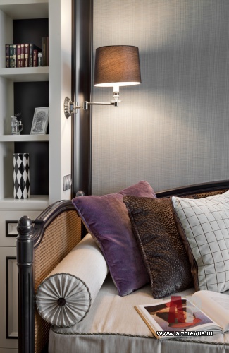 Фото интерьера гостиной небольшой квартиры в стиле неоклассика