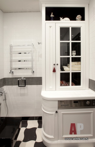 Фото интерьера санузла небольшой квартиры в стиле неоклассика