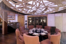 Фото интерьера зала ресторана в современном стиле