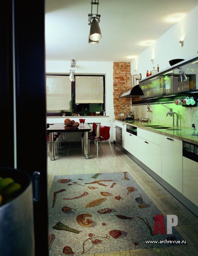 Фото интерьера кухни загородного дома в современном стиле