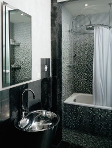 Фото интерьера санузла загородного дома в современном стиле