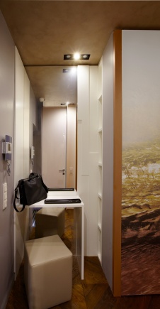 Фото интерьера входной зоны небольшой квартиры в современном стиле