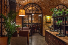 Фото интерьера зала ресторана в современном стиле