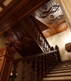 Фото лестницы загородного дома