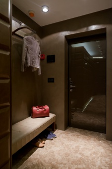 Фото интерьера входной зоны небольшой квартиры в современном стиле