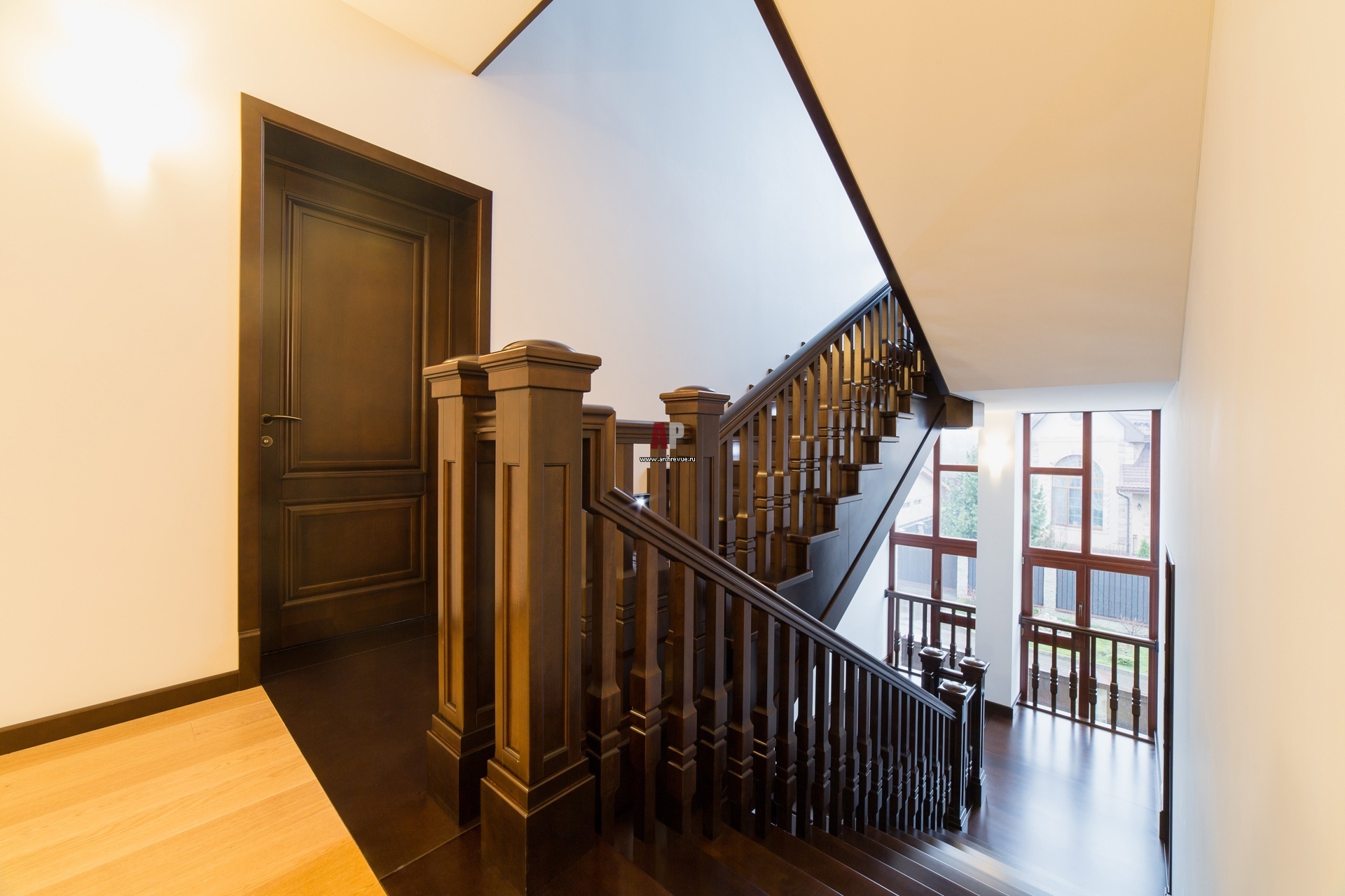 лестницы мебель двери из дерева