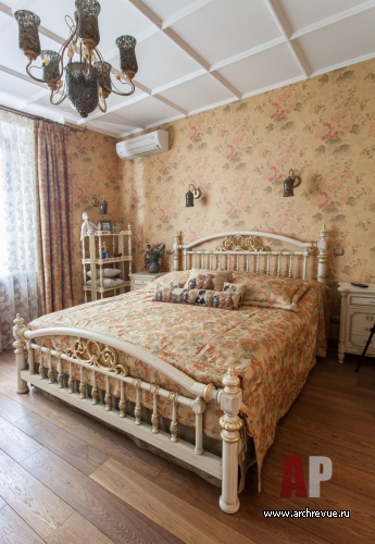 Фото интерьера спальни квартиры в английском стиле