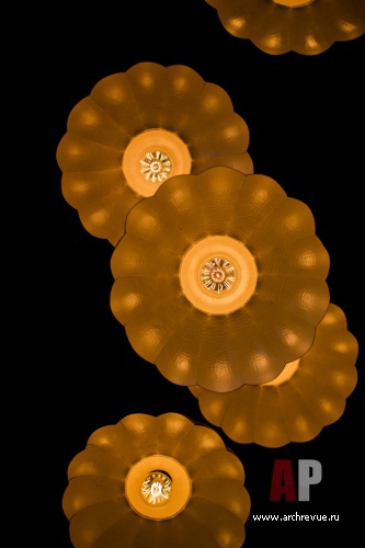 Фото интерьера зала ресторана в восточном стиле