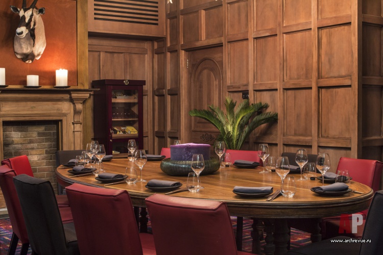 Фото интерьера банкетного зала ресторана в восточном стиле