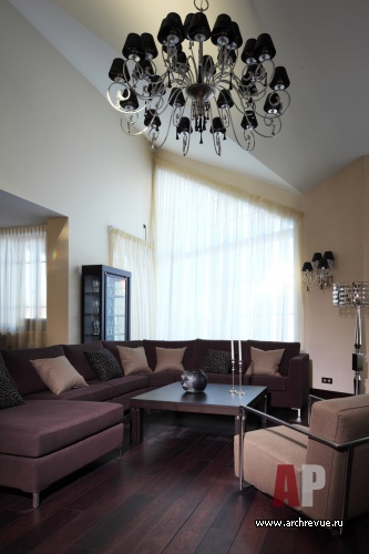 Фото интерьера гостиной дома в стиле минимализм