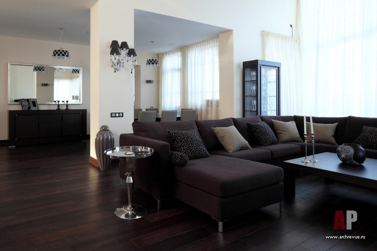 Фото интерьера гостиной дома в стиле минимализм