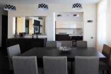 Фото интерьера столовой дома в стиле минимализм