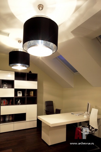 Фото интерьера кабинета дома в стиле минимализм