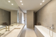 Фото интерьера санузла дома в современном стиле