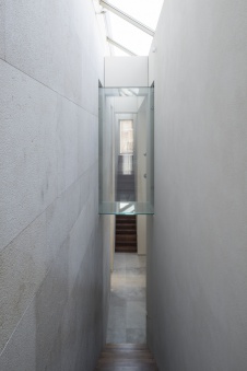 Фото интерьера коридора дома в современном стиле