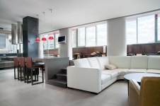 Фото интерьера гостиной пентхауса в стиле минимализм