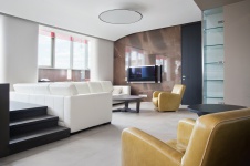 Фото интерьера гостиной пентхауса в стиле минимализм