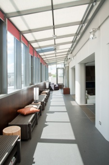 Фото интерьера балкона пентхауса в стиле минимализм