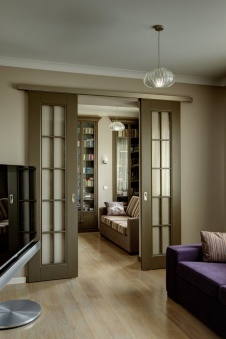 Фото интерьера библиотеки квартиры в стиле неоклассика