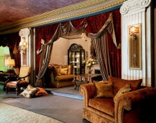 Фото интерьера входной зоны магазина в стиле классика