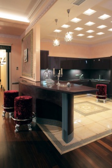 Фото интерьера кухни квартиры в стиле классика