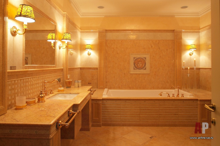 Фото интерьера ванной квартиры в стиле классика