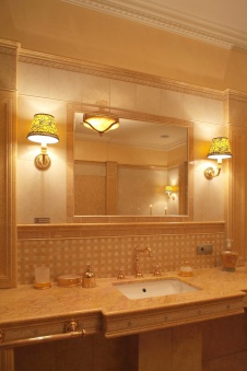 Фото интерьера санузла квартиры в стиле классика