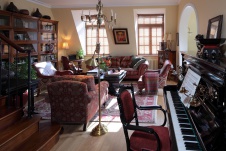 Фото интерьера гостиной квартиры в стиле неоклассика