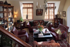 Фото интерьера гостиной квартиры в стиле неоклассика