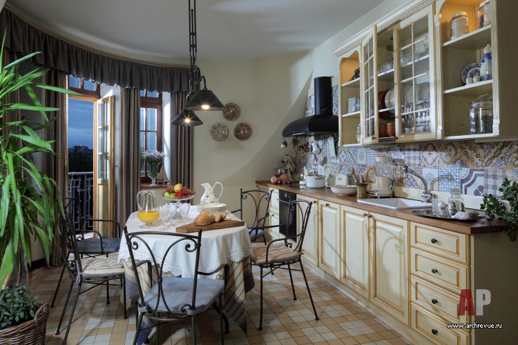 Фото интерьера кухни квартиры в стиле неоклассика Фото интерьера столовой квартиры в стиле неоклассика