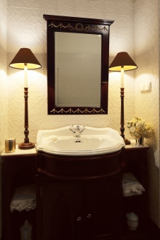 Фото интерьера санузла квартиры в стиле неоклассика