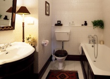 Фото интерьера ванной квартиры в стиле неоклассика