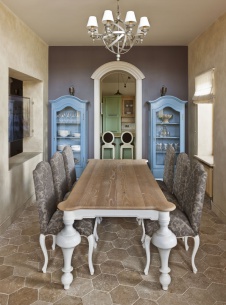 Фото интерьера столовой небольшого дома в стиле фьюжн