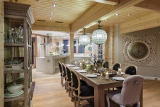 Фото интерьера столовой дома в современном стиле