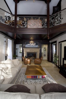 Фото интерьера гостиной дома в стиле неоклассика