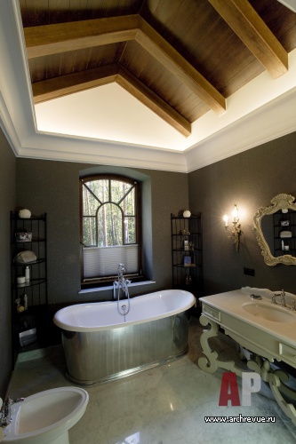 Фото интерьера ванной дома в стиле неоклассика Фото интерьера санузла дома в стиле неоклассика