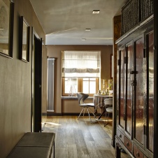 Фото интерьера входной зоны небольшой квартиры в стиле фьюжн