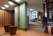 Фото интерьера входной зоны дома в современном стиле