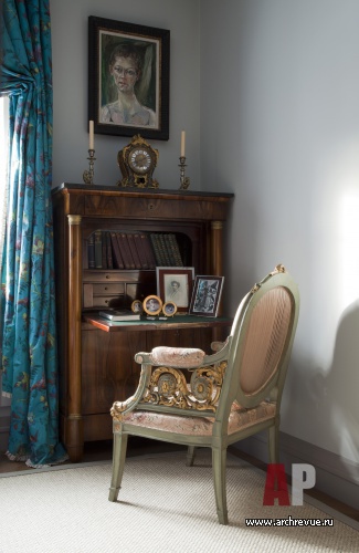 Фото интерьера гостиной небольшой квартиры в стиле фьюжн